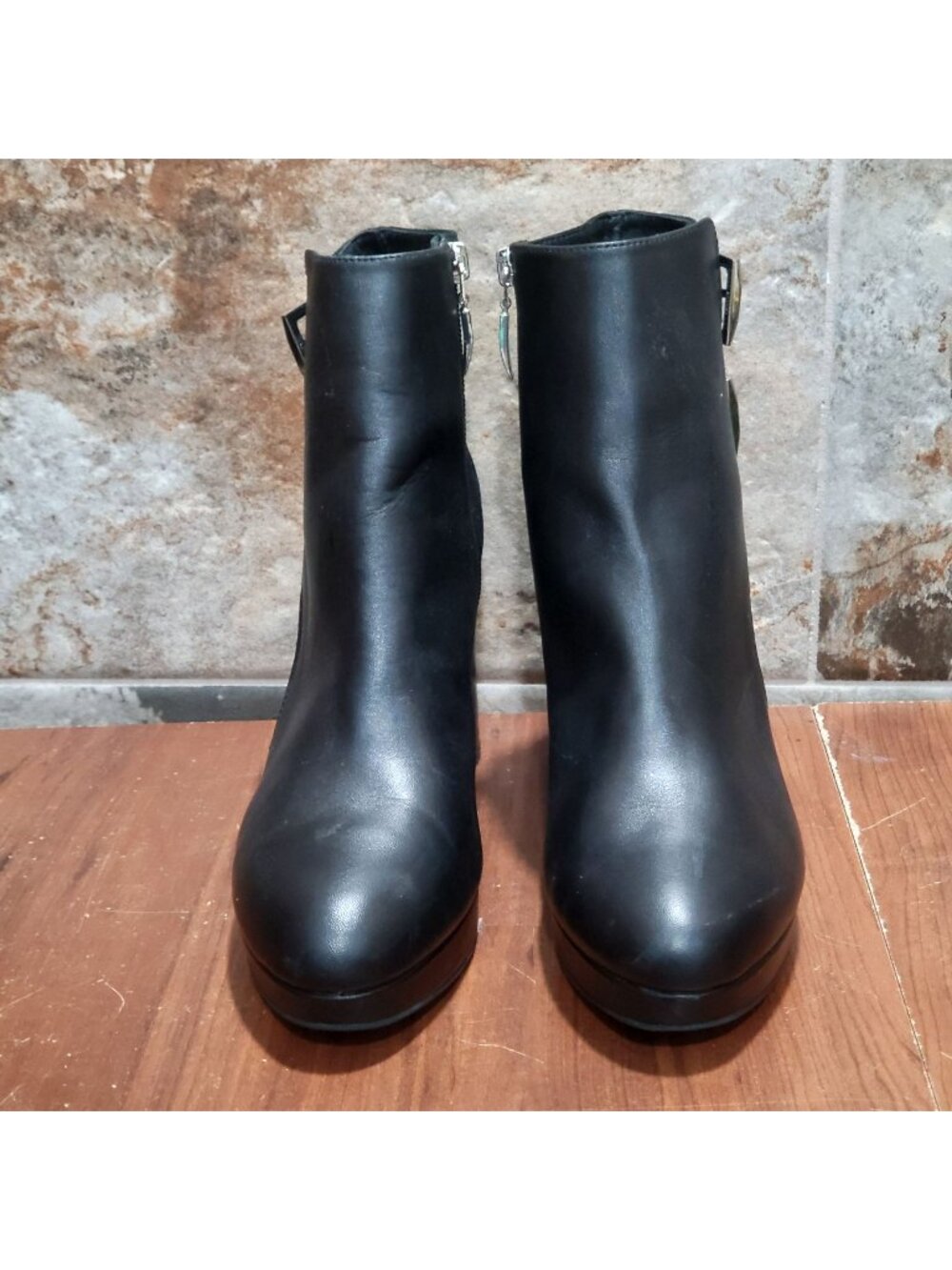 Guess Chrissy Black Leather & Suede Platform Buckle Booties 10M